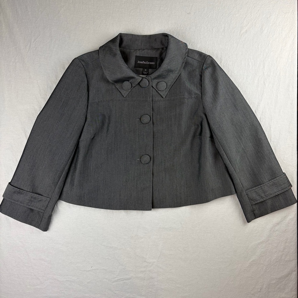 JohnPaulRichard Gray Women's Cropped Jacket sz Medium with Large button accents - Picture 2 of 13